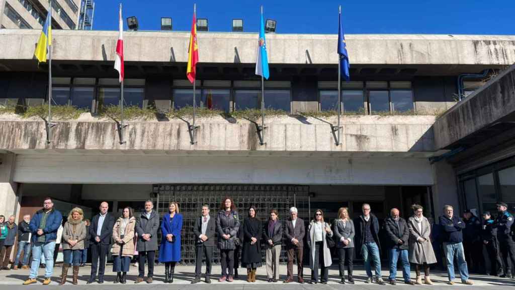 Acto en solidaridad con el pueblo ucraniano ante el Concello de Vigo.