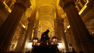 Humildad y Paciencia cose los retazos rotos del alma en la Catedral de Málaga