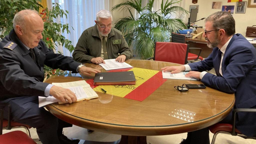 Imagen de archivo de una reunión entre Mato y representantes del Invied