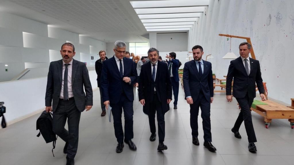 El Gobierno compromete el mismo apoyo para el Corredor Atlántico que el del Mediterráneo