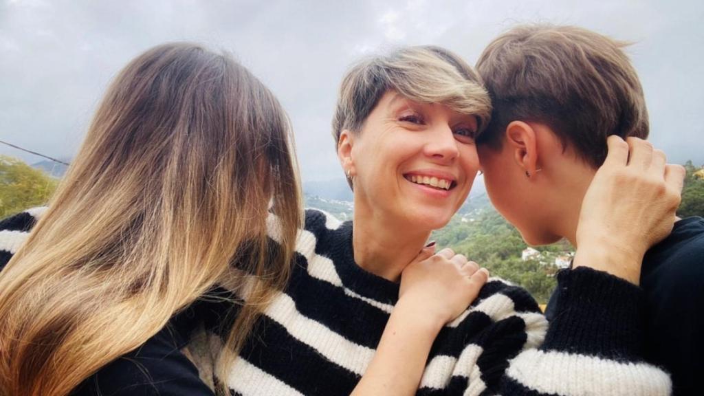 Fayna y sus dos hijos, fruto de su relación con 'El Yoyas', en una imagen de redes sociales.