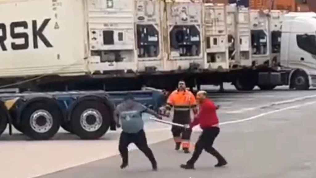 Pelea entre dos camioneros en el Puerto de Vigo.