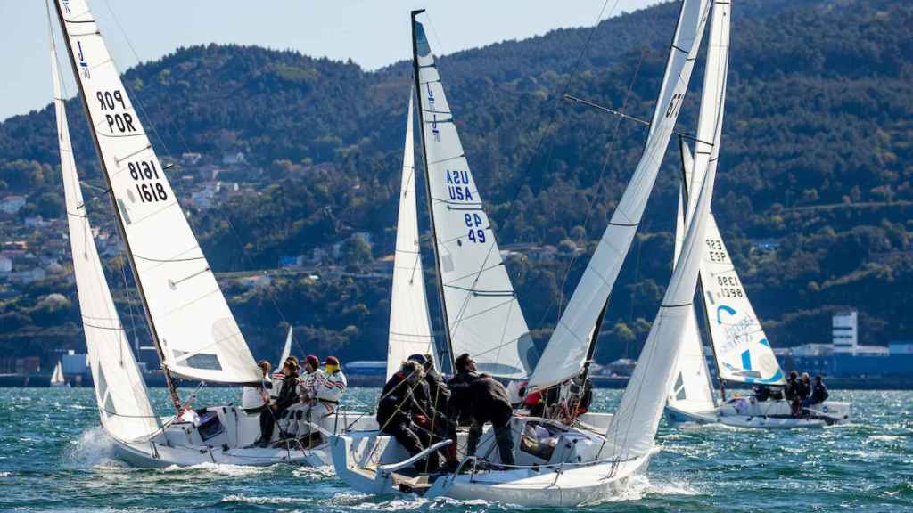 Abril Verde, Abril Rojo y Estonia, podio de las Villalia J70 Series en Vigo