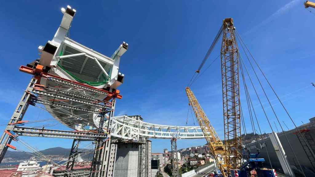 Obras del ascensor Halo de Vigo.