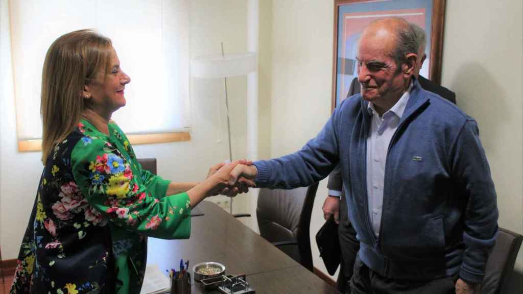 Carmela Silva junto a Magín Froiz.