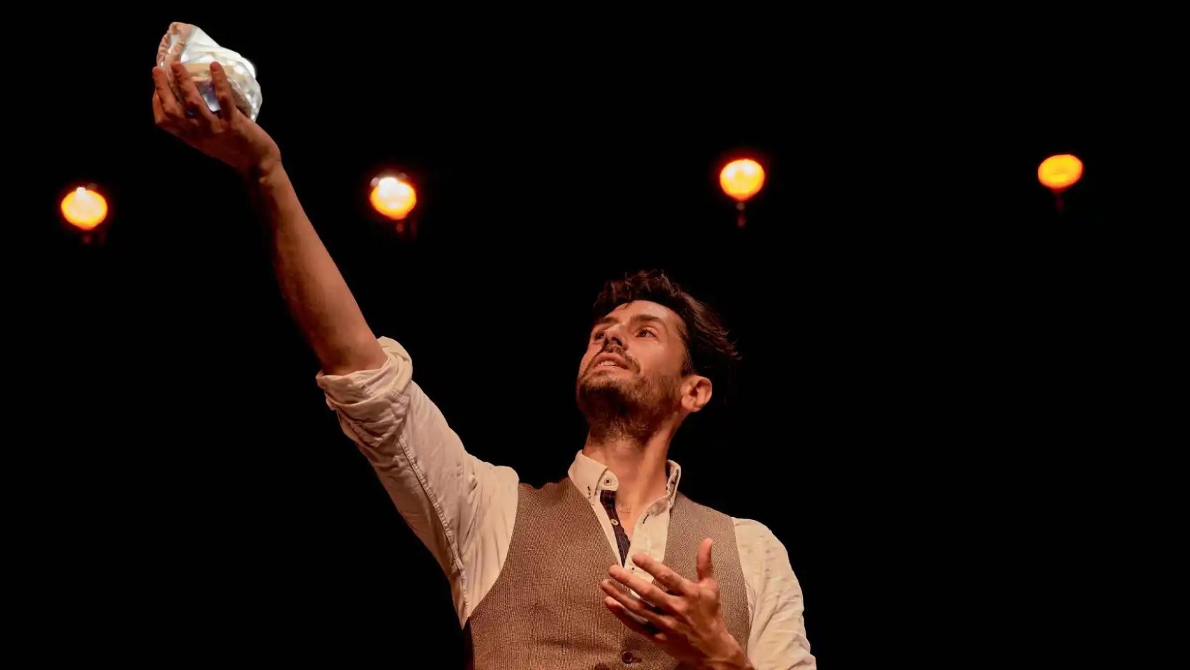 Juan Diego Botto en 'Una noche sin luna', obra triunfadora en la última edición de los Premios Max. Foto: MarcosGPunto/Teatro Español