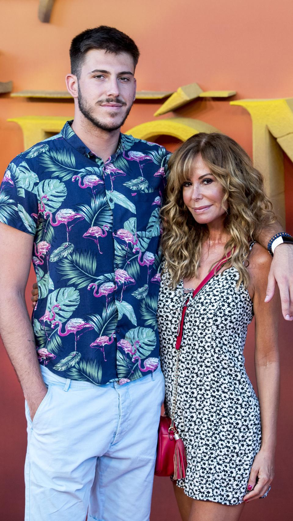 Lara Dibildos en un acto público junto a su hijo mayor, Fran Murcia Dibildos, en julio de 2019.