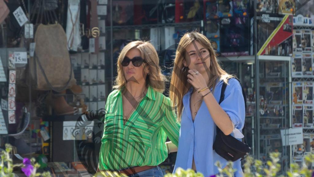 Griso y Mireia se mostraron en todo momento en actitud relajada mientras daban un tranquilo paseo.