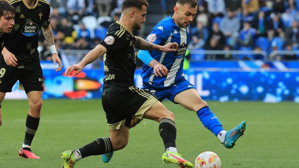 El Deportivo se queda a tres puntos del liderato tras su triunfo ante el Celta B