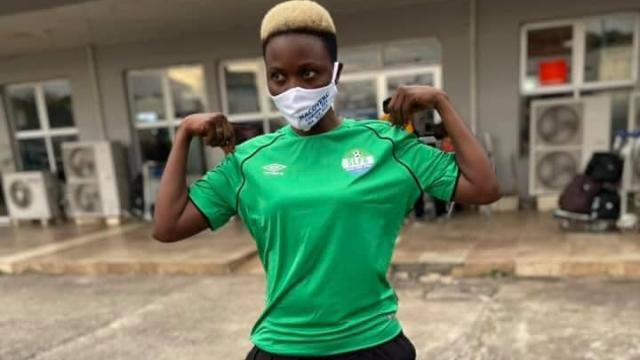 La futbolista Bilkisu Kandeh-Turay, con la selección de Sierra Leona