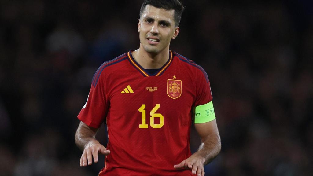 Rodri Hernández, en un partido de la selección española de fútbol