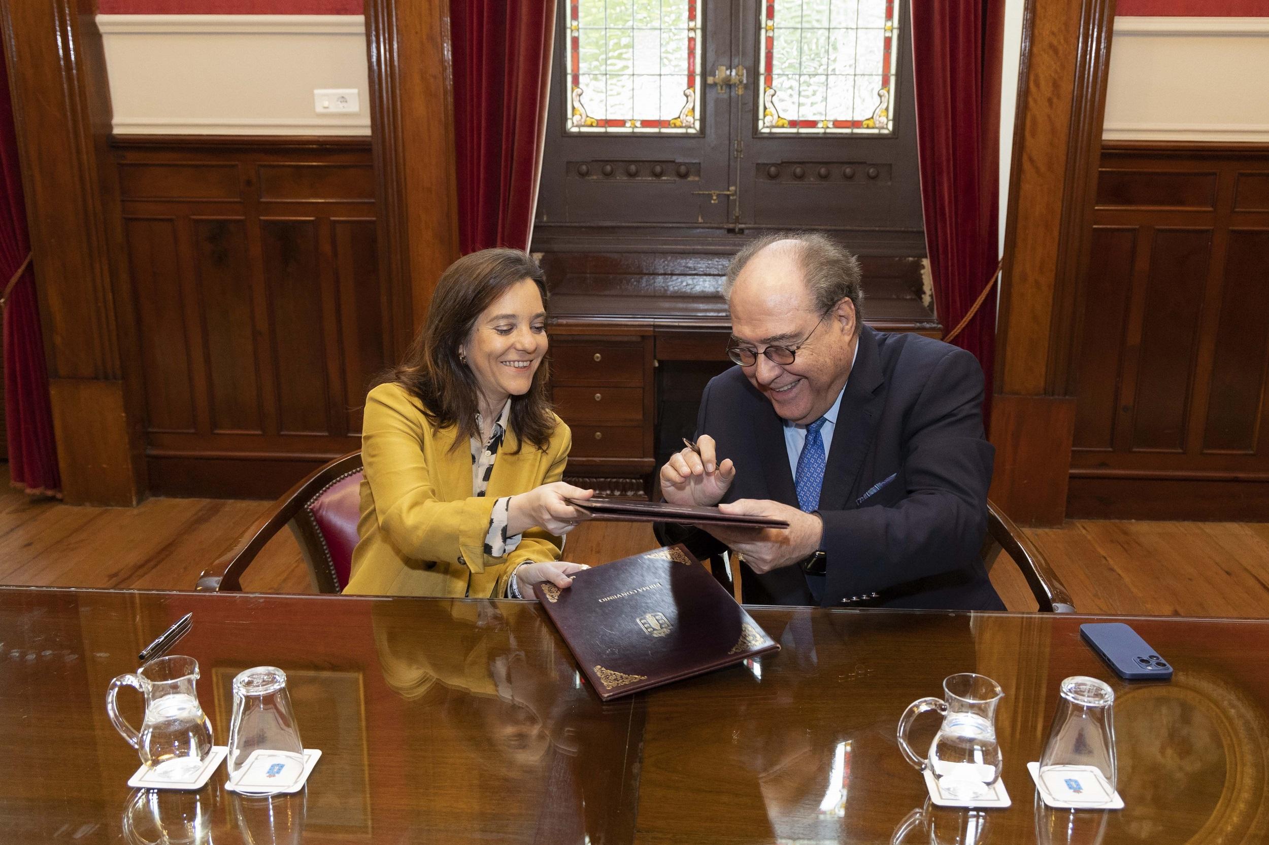 Firma del convenio de ‘Pedalear e Conversar’ (Concello da Coruña).