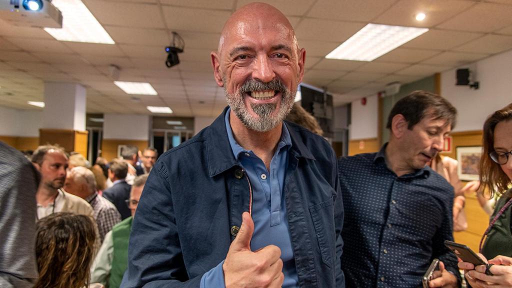El rector de la UCM, Joaquín Goyache, celebrando su reelección.