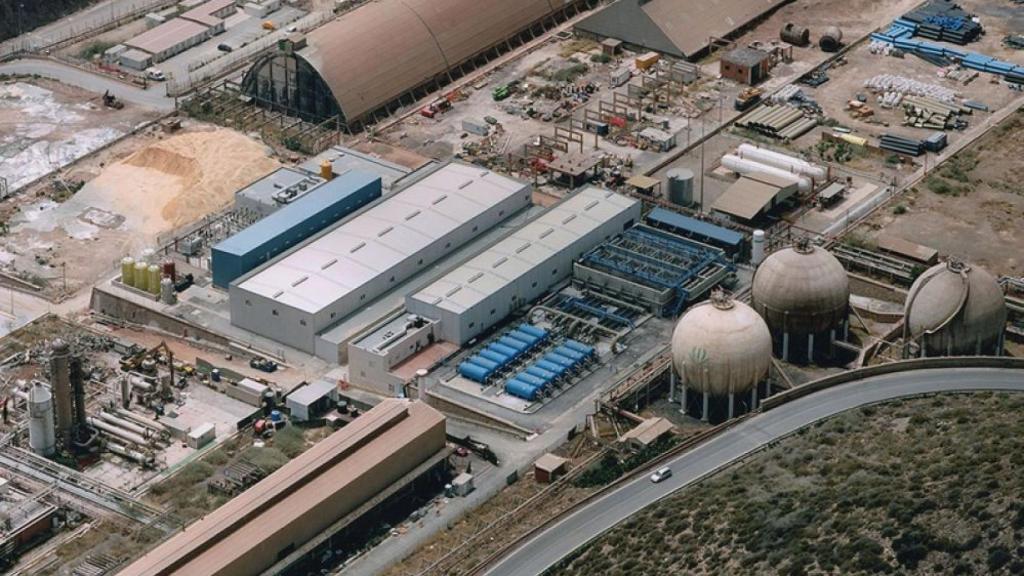 La desaladora de Escombreras tiene capacidad para suministrar 60.000 metros cúbicos al día de agua desalada.