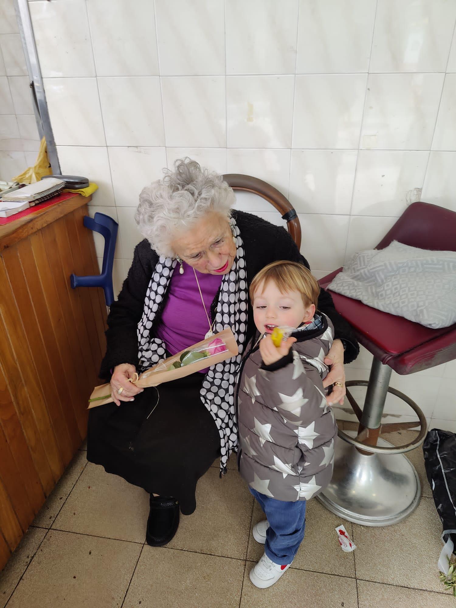 Marita junto a su bisnieto (Foto: Cedida)