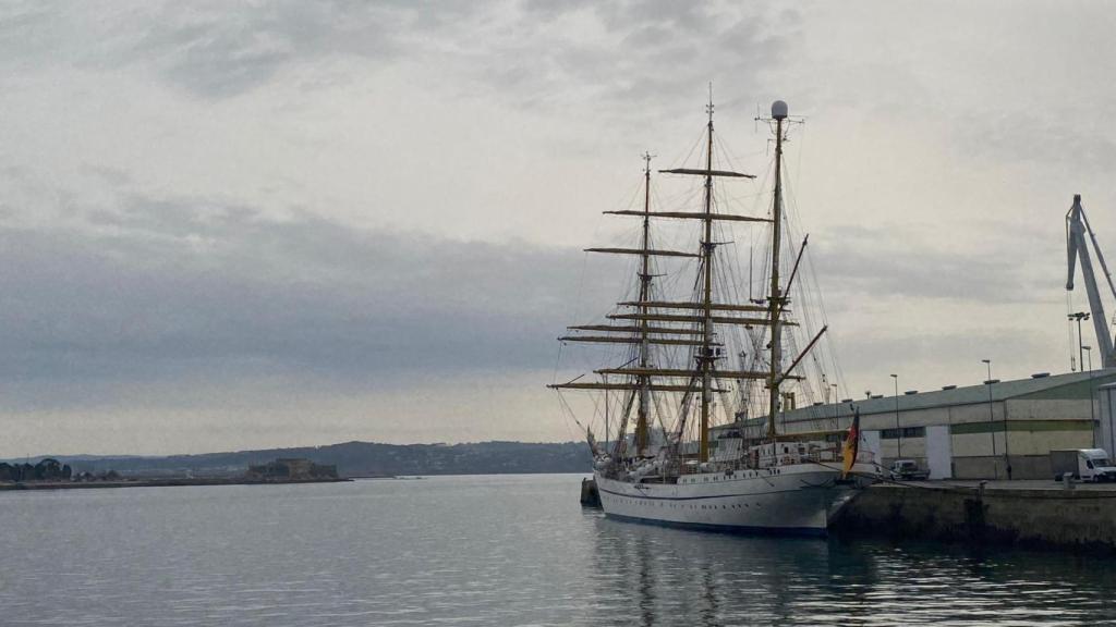 El buque escuela alemán Gorch Fock en el puerto de A Coruña