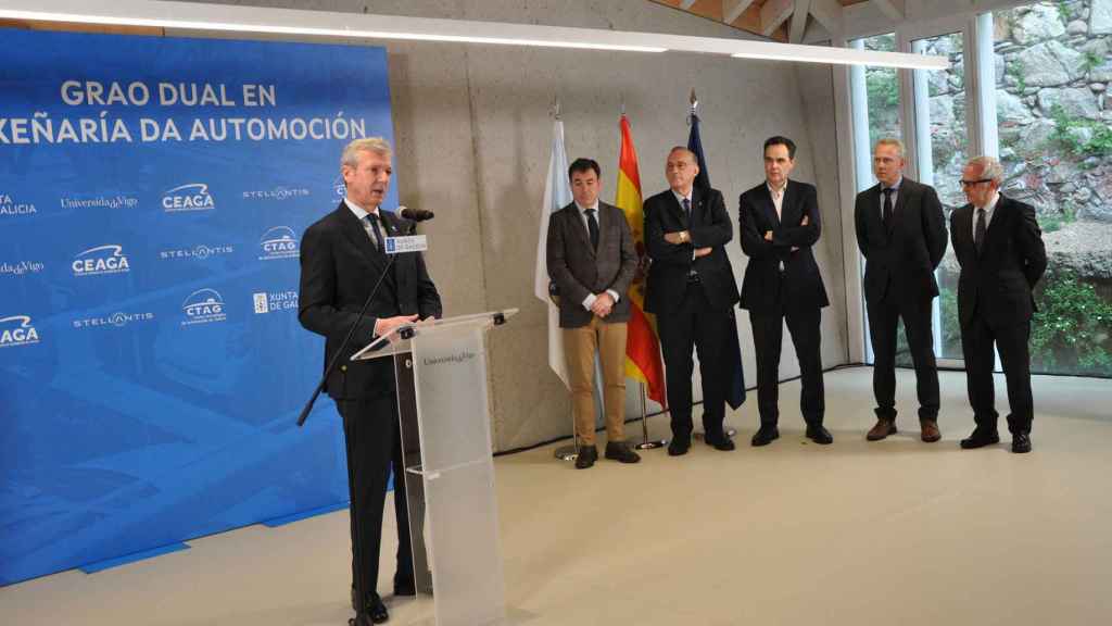 Firma del convenio entre la UVigo, Xunta y empresas del sector de la automoción.