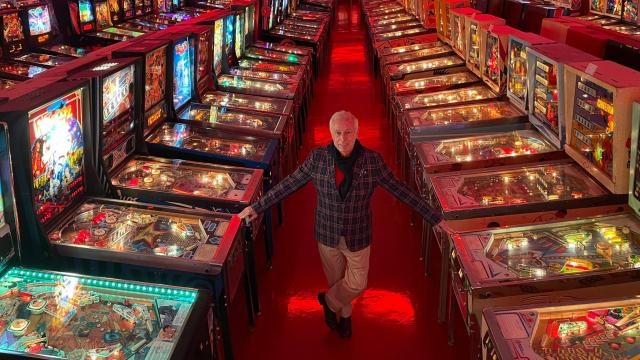 Jaume Sanahuja ha coleccionado 800 máquinas recreativas.