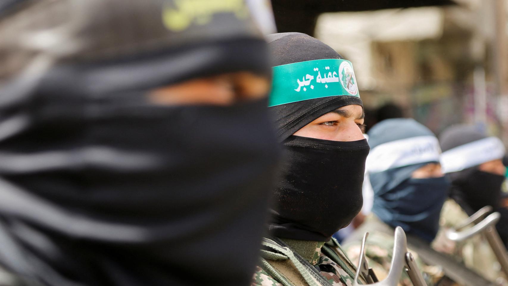 Militantes palestinos asisten a la manifestación de Hamas Solidaridad con Al-Aqsa en Jabalia, norte de Gaza.