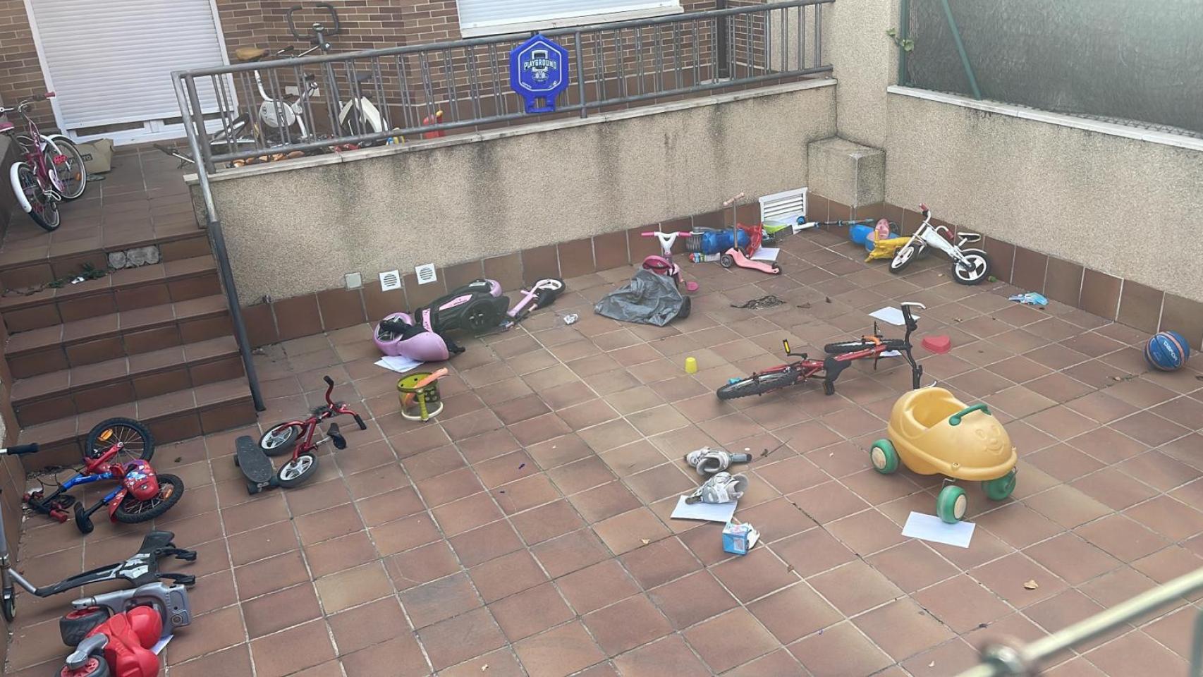 Patio de la vivienda donde residía la pareja junto a sus ocho hijos.