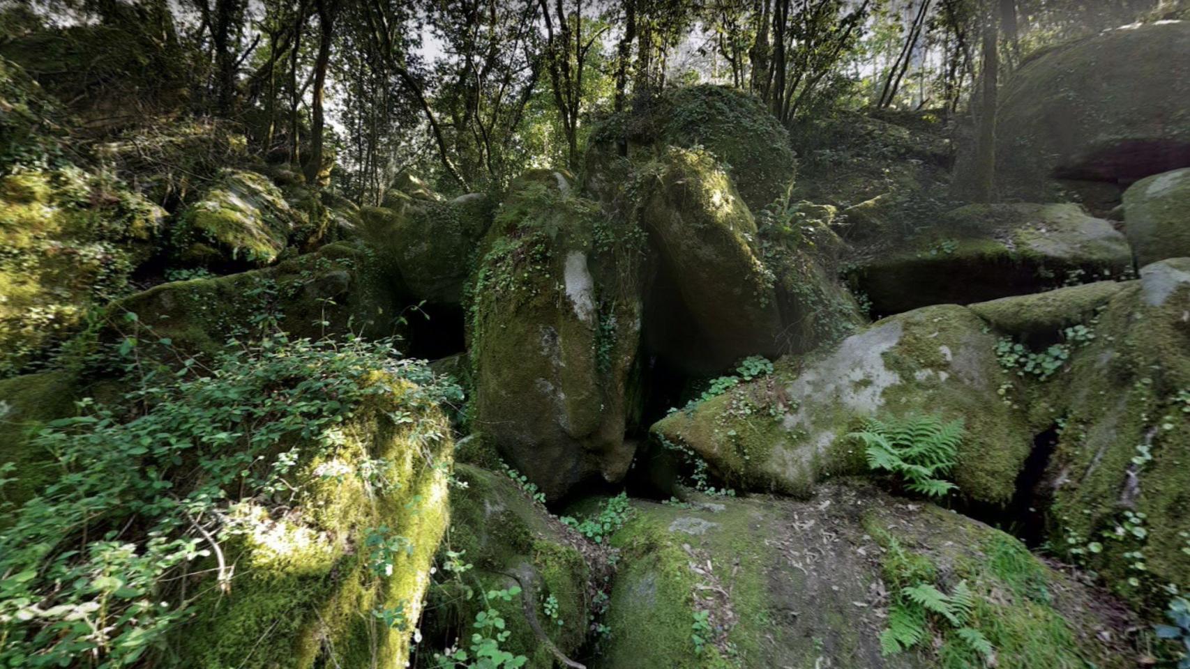 Entradas a las cuevas del Folón (Coruxo, Pontevedra). Foto: Google Earth