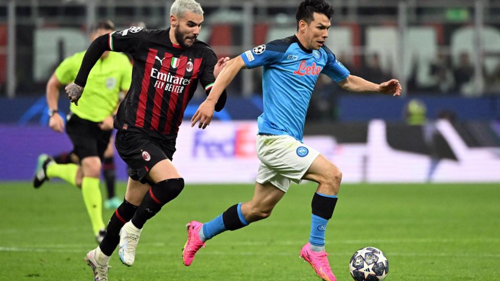 Theo persigue a Lozano.