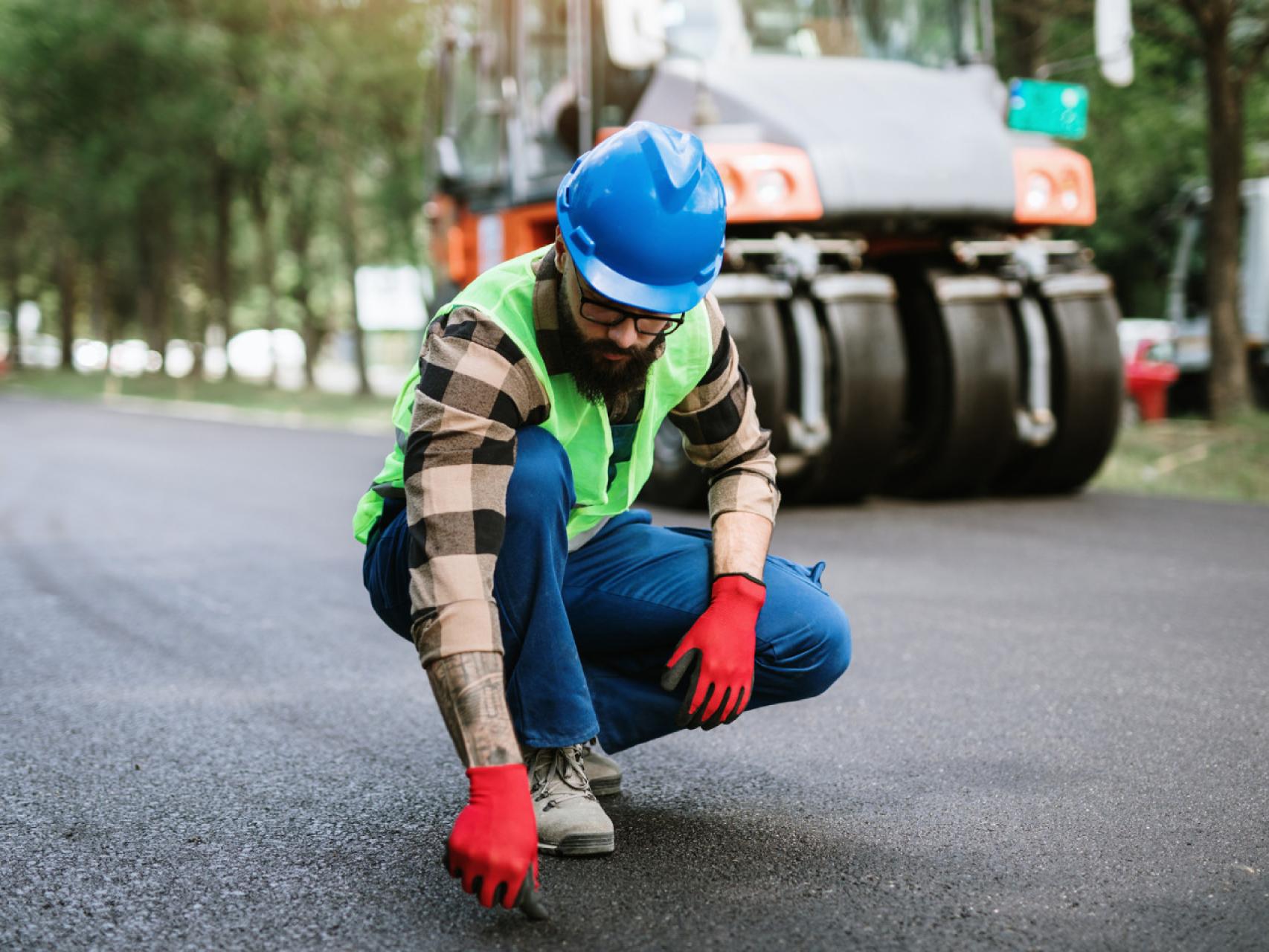 Empieza la operación asfalto en Madrid: consulta las 226 calles que  renovarán su pavimento en 2023
