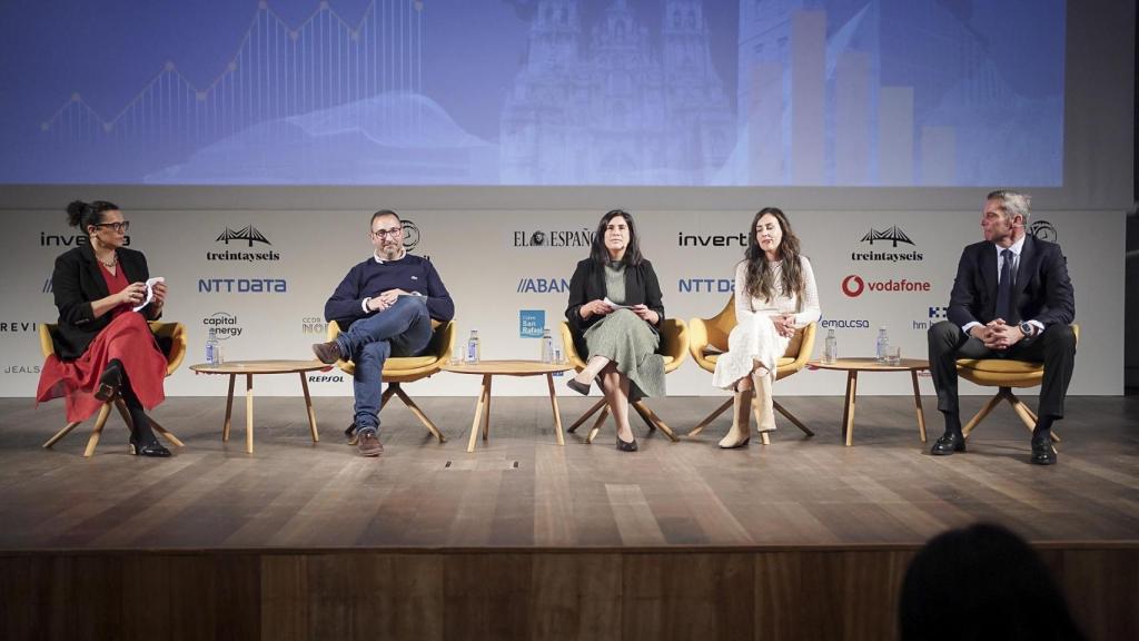 Imagen de la mesa redonda ‘Responsabilidad social corporativa y Agenda 2030’, en la segunda jornada del II Foro Económico Español en Galicia ‘La Galicia que viene’.