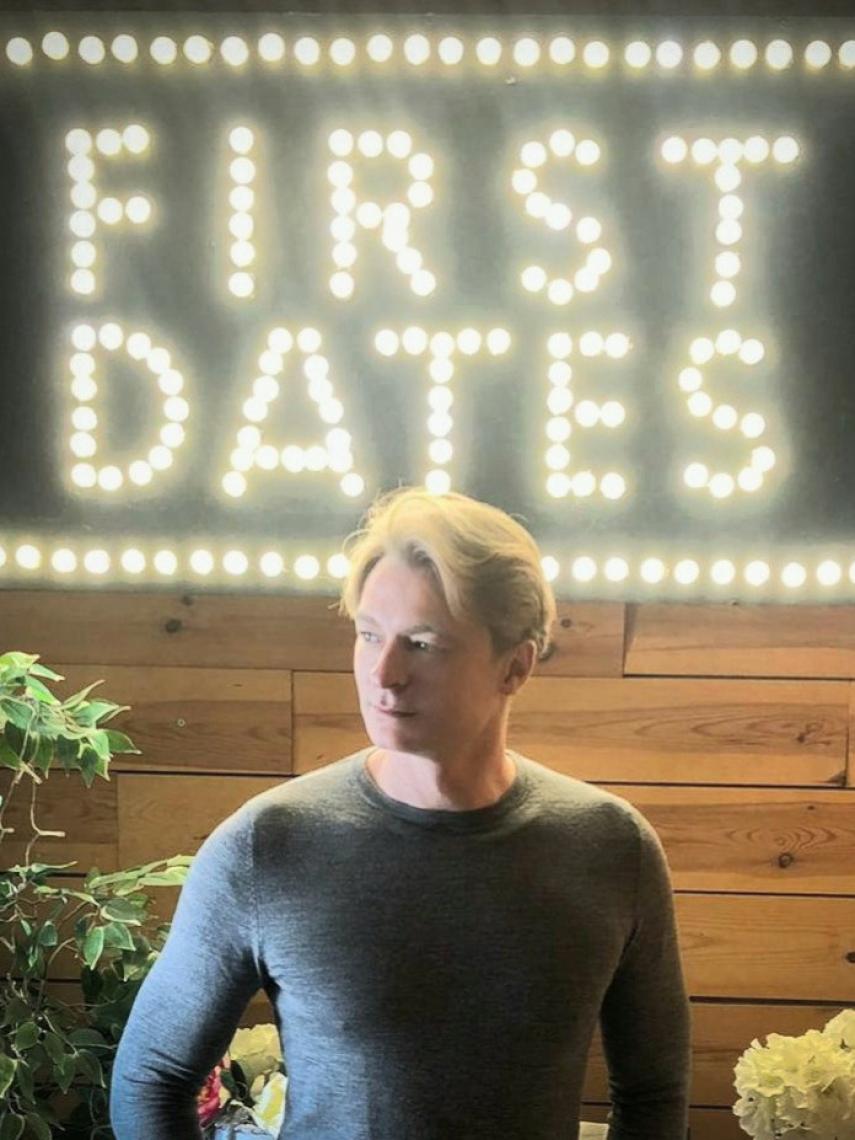 Richard Pena ha sido de todo en 'First Dates', pero ahora destaca como la voz en off.