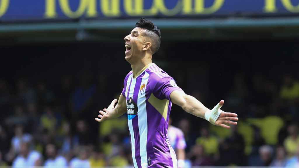 El Yamiq celebra un gol durante el Villarreal - Valladolid