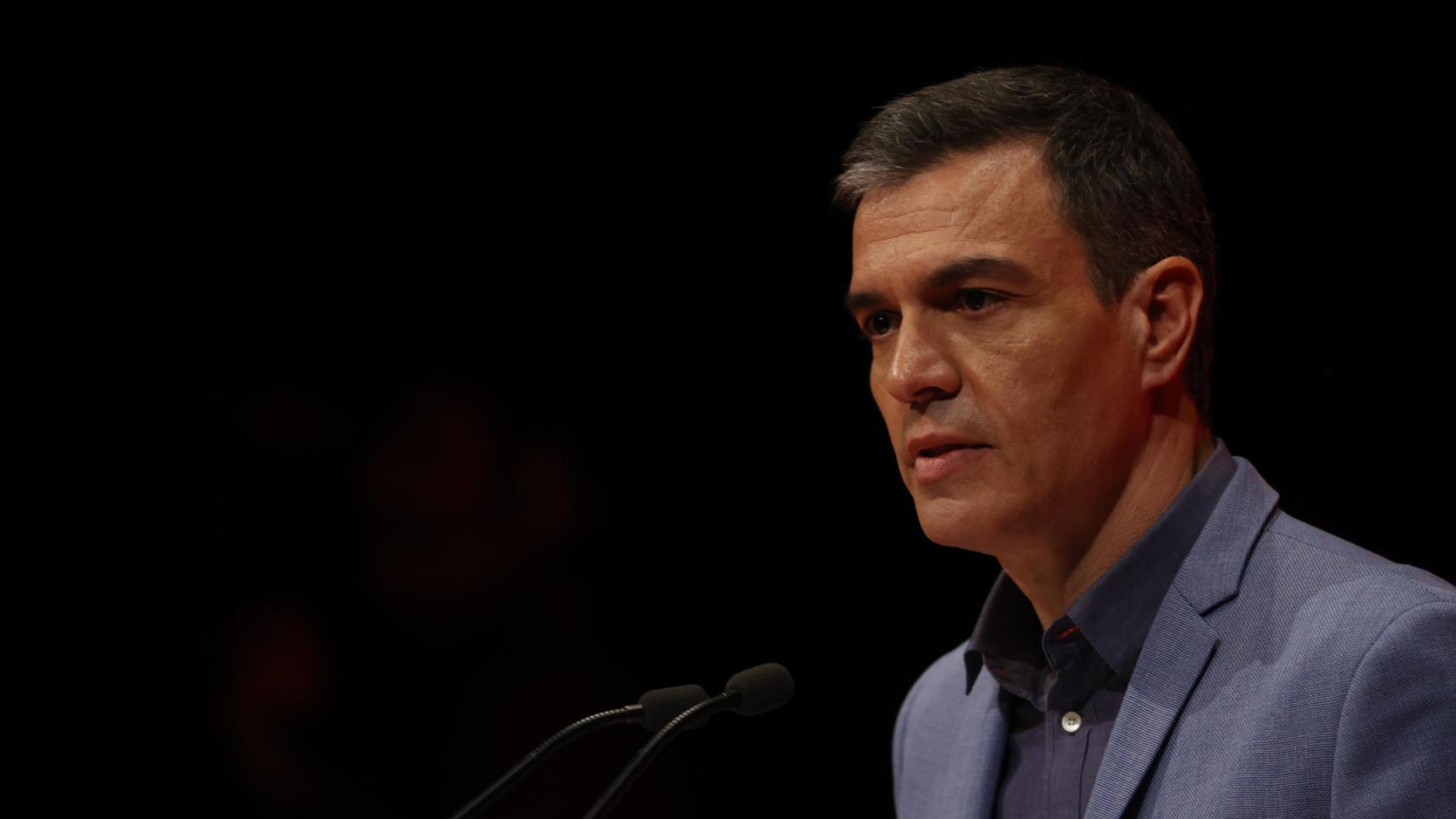 El secretario general del PSOE y presidente del Gobierno, Pedro Sánchez, interviene durante el homenaje a Rodolfo Ares celebrado este sábado.