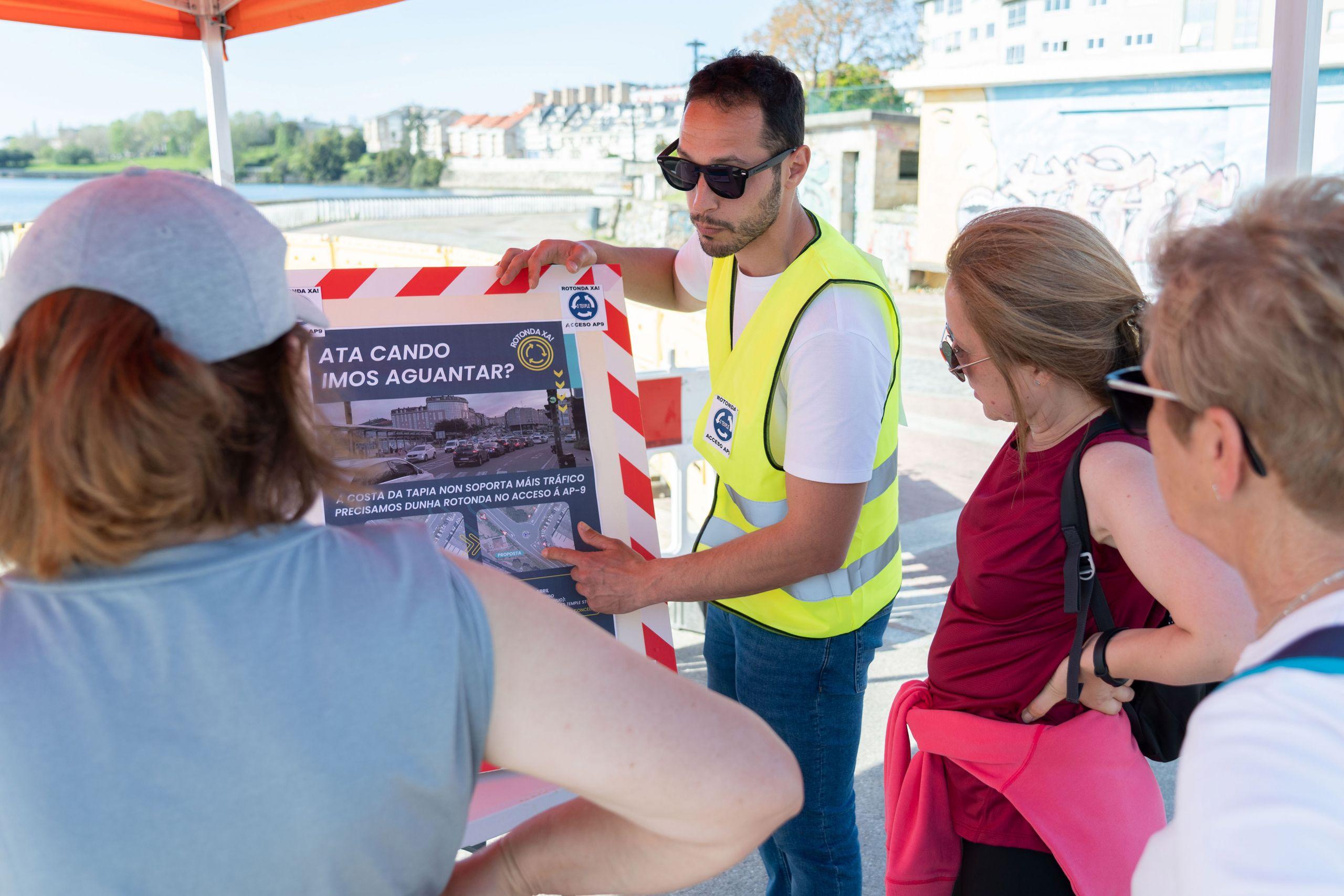 Recogida de firmas en O Temple
