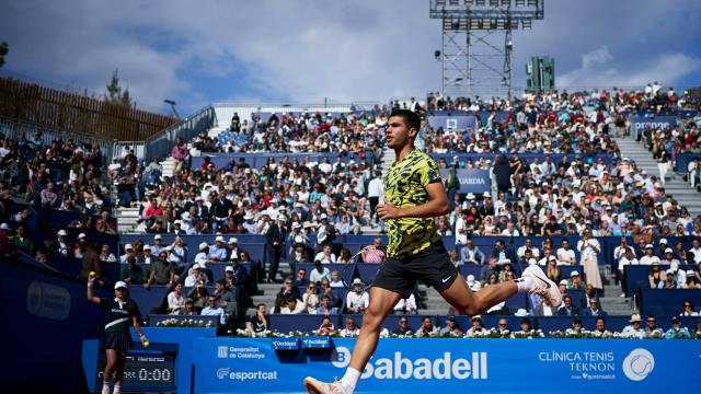 Carlos Alcaraz, durante su partido ante Borges en el Trofeo Conde de Godó.