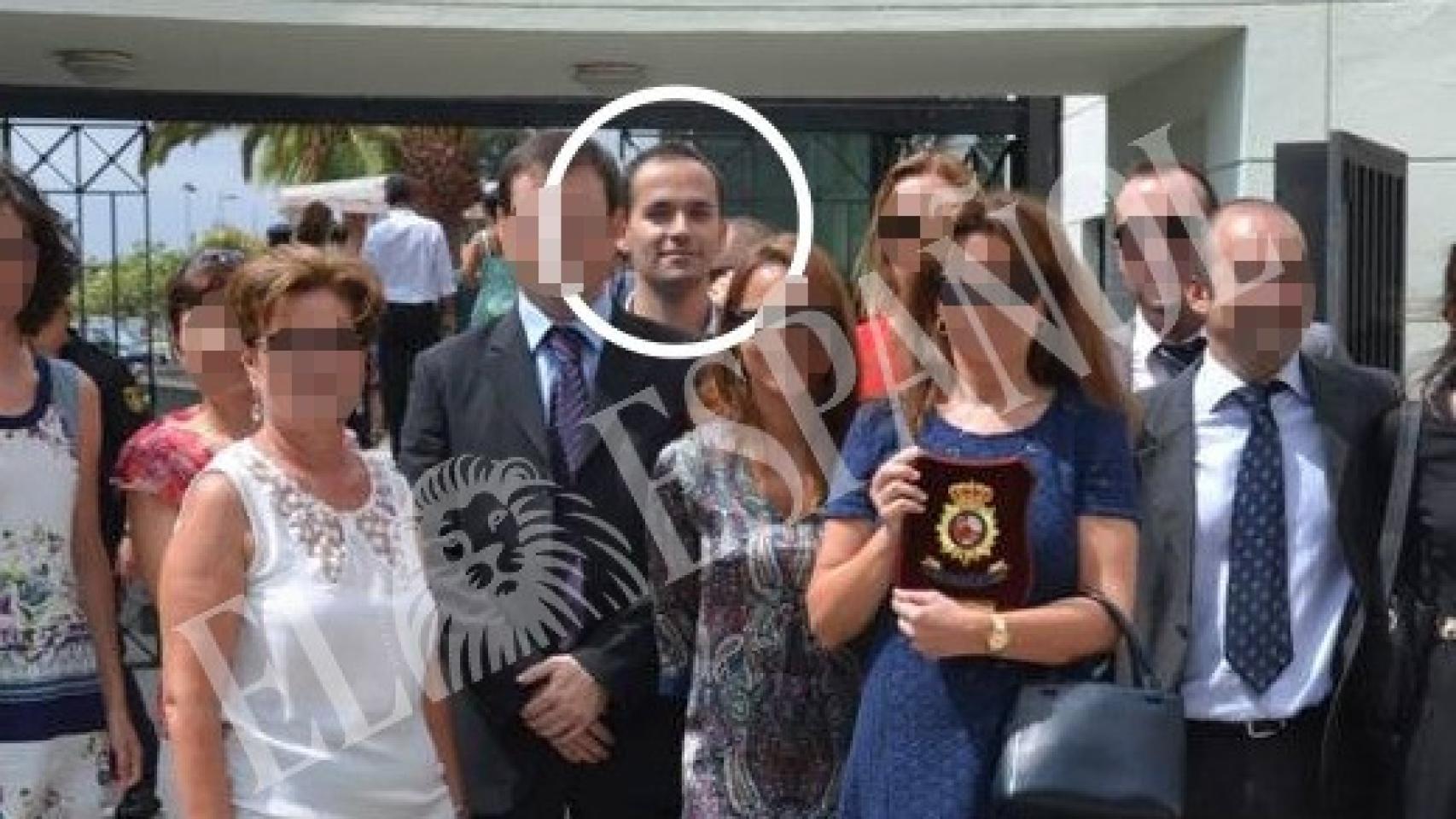 Óscar Piñón junto a sus compañeros de la comisaría de Maspalomas.