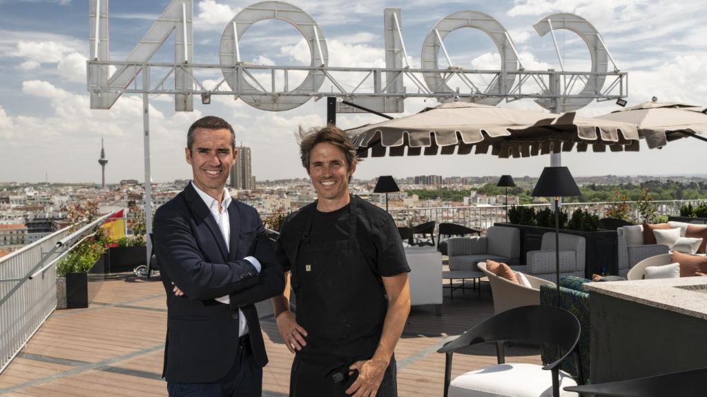 José Manuel García y Nino Redruello, en la azotea del Club Financiero Génova.