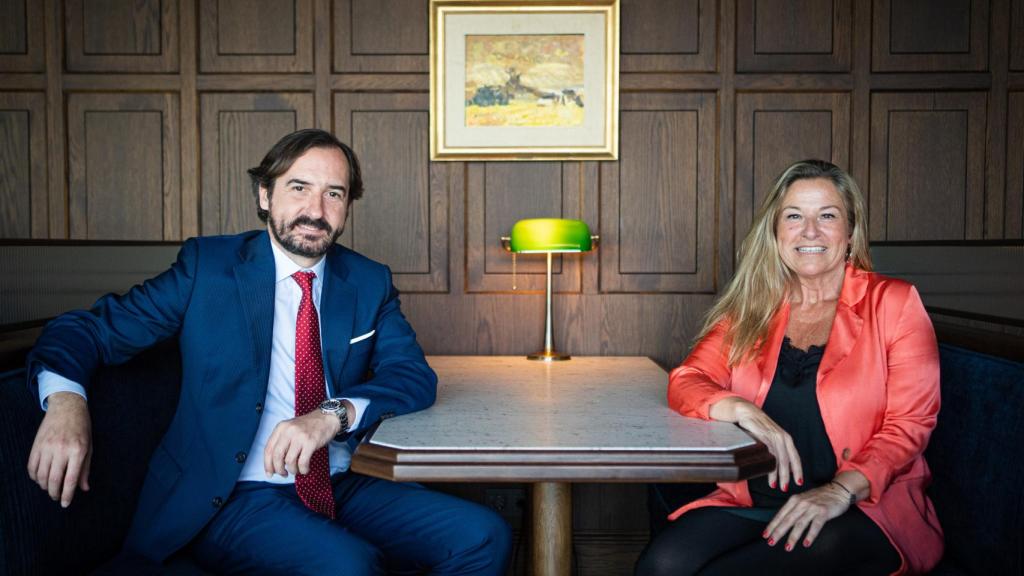 El presidente del Círculo Financiero Génova y la directora.