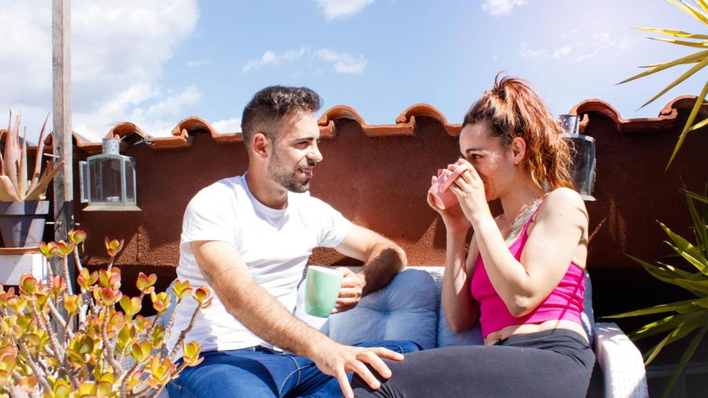 Daniel y Ana son hermanos, novios y tienen dos hijos. Quieren casarse, pero no les dejan.