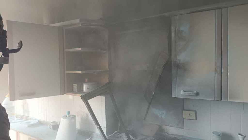 Incendio en una campana extractora de una vivienda.