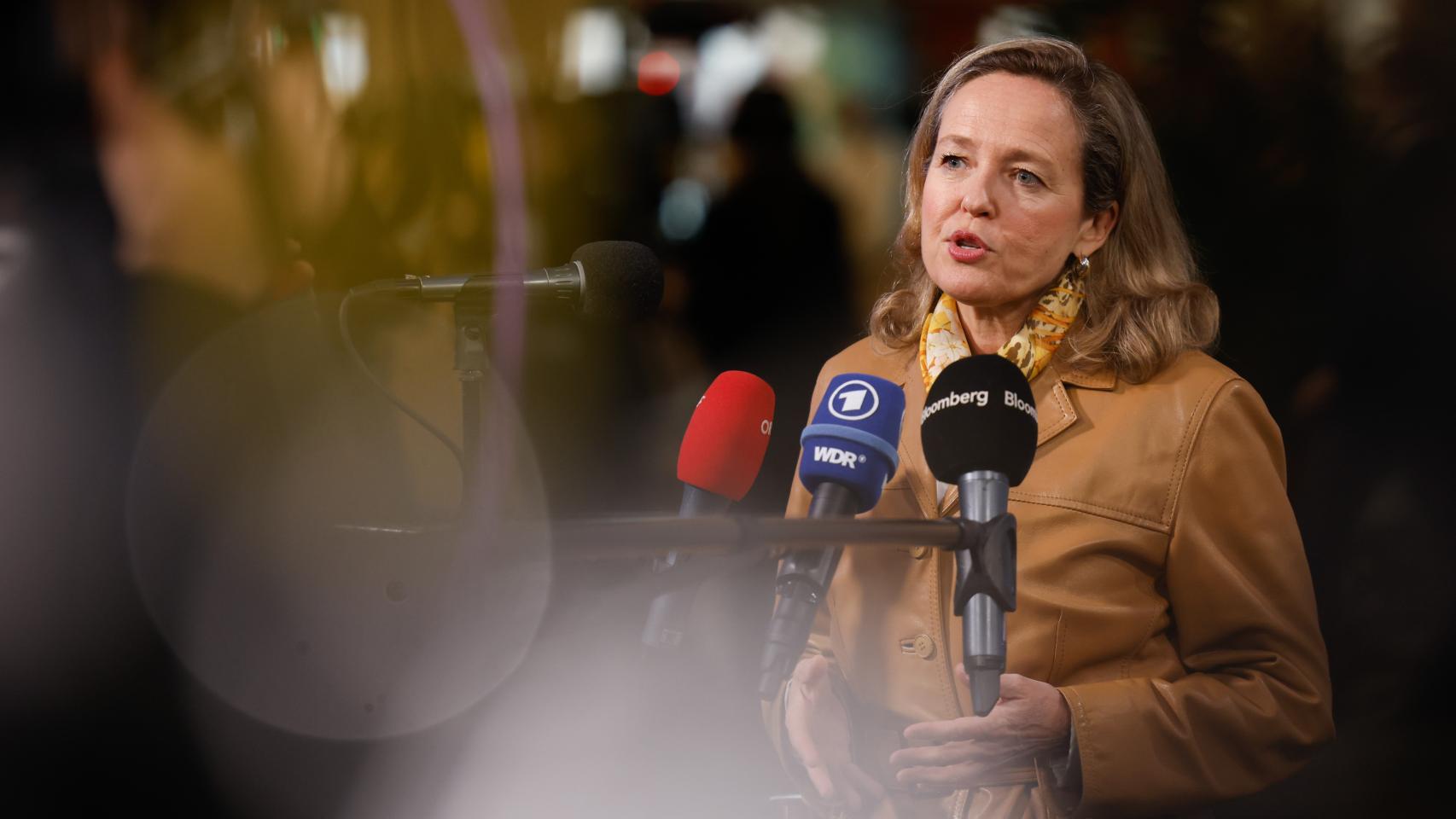 La vicepresidenta Nadia Calviño, durante su comparecencia este viernes en Estocolmo en la que ha admitido que no está claro que haya acuerdo sobre las reglas fiscales antes de fin de año.
