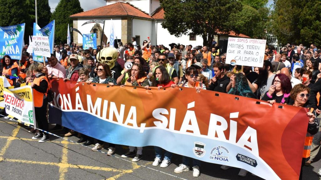 Concentración contra la mina de San Finx