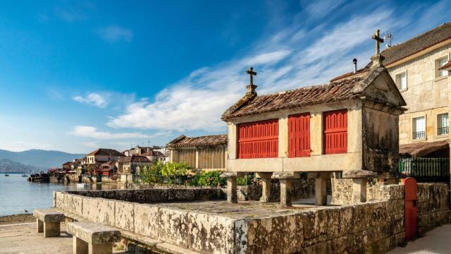 Hórreo gallego en la localidad de Combarro, Pontevedra.
