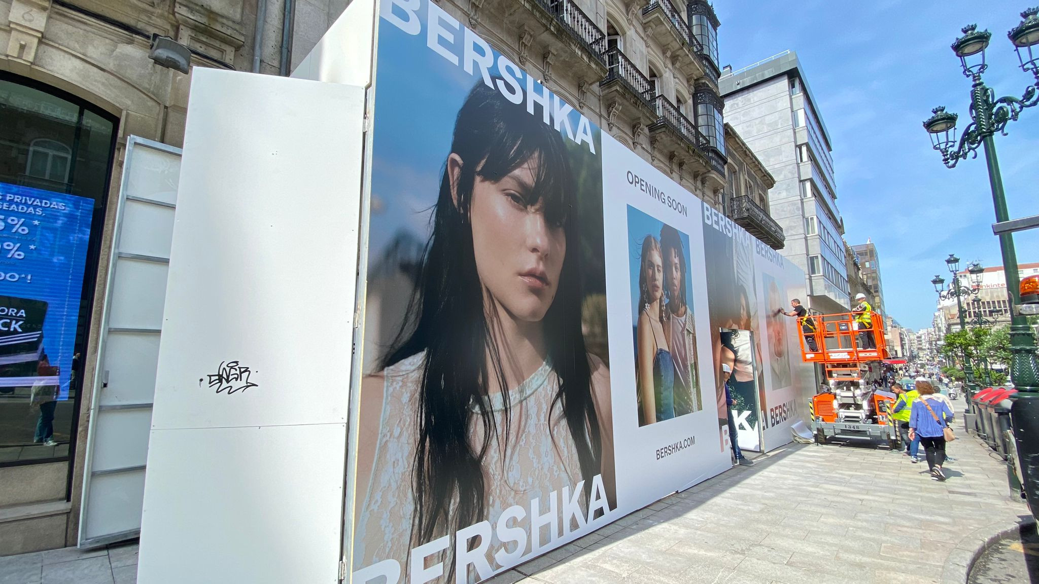 Trabajos en la nueva tienda de Bershka a 2 de mayo de 2023. Imágenes: Treintayseis