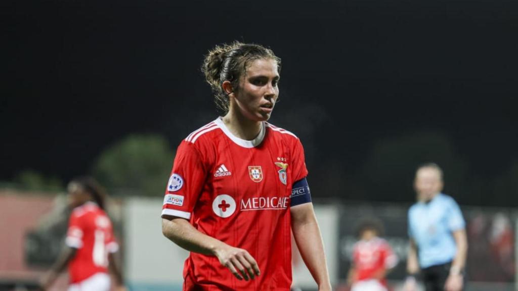 Pauleta, la jugadora de fútbol gallega que lidera con el Benfica en la liga portuguesa