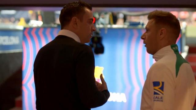 La conversación entre Xavi y Joaquín en el Camp Nou