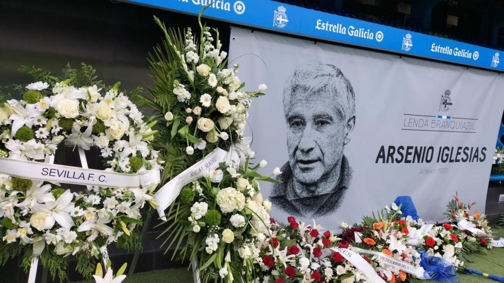 Ofrendas florales a Arsenio Iglesias