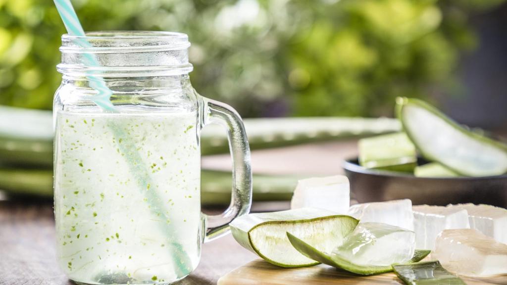 Cmo preparar un zumo de aloe vera: hidratante, antiinflamatorio y eficaz  para adelgazar