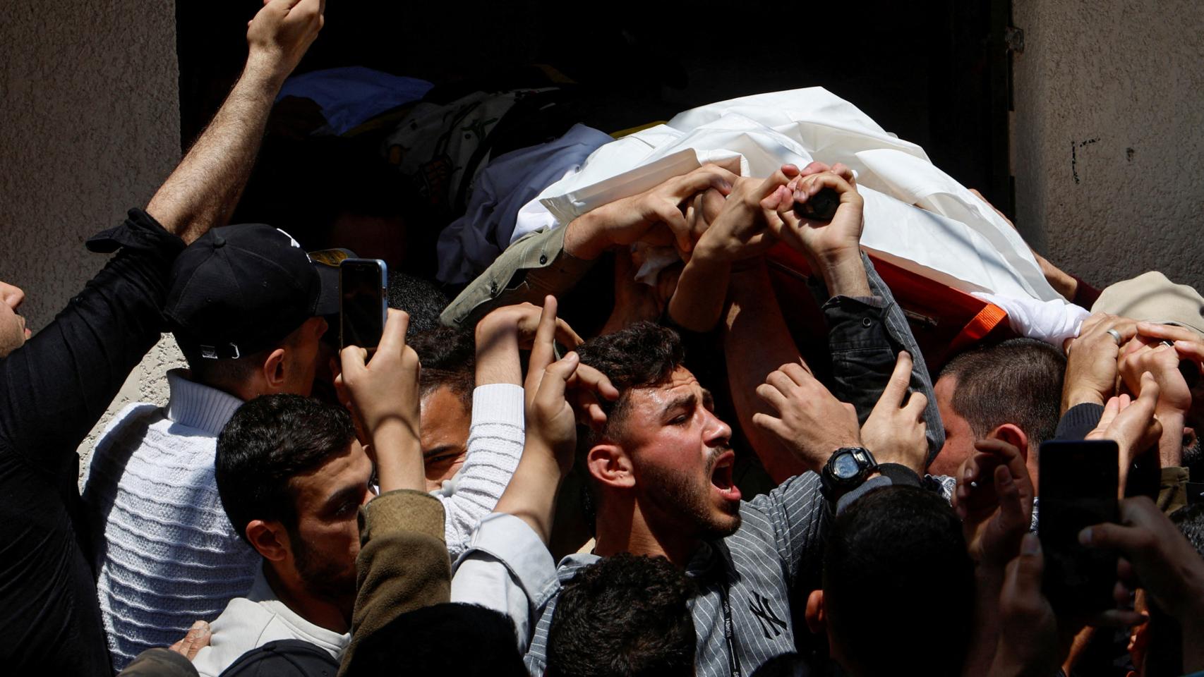 El funeral del alto comandante de la Yihad Islámica Palestina, Jihad Ghannam, este martes en Rafah (Gaza).