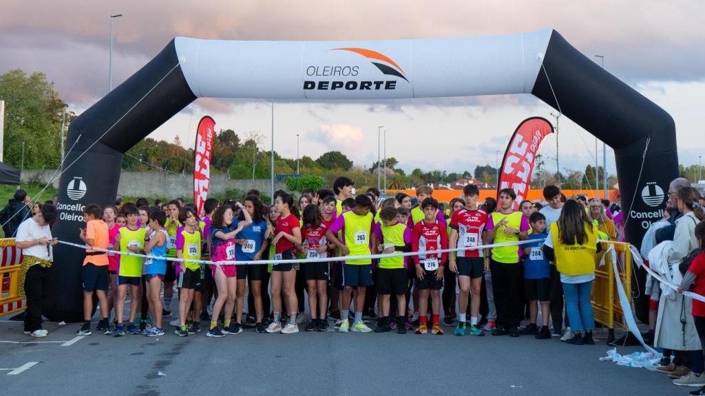 Participantes en la carrera solidaria del IES Miraflores.