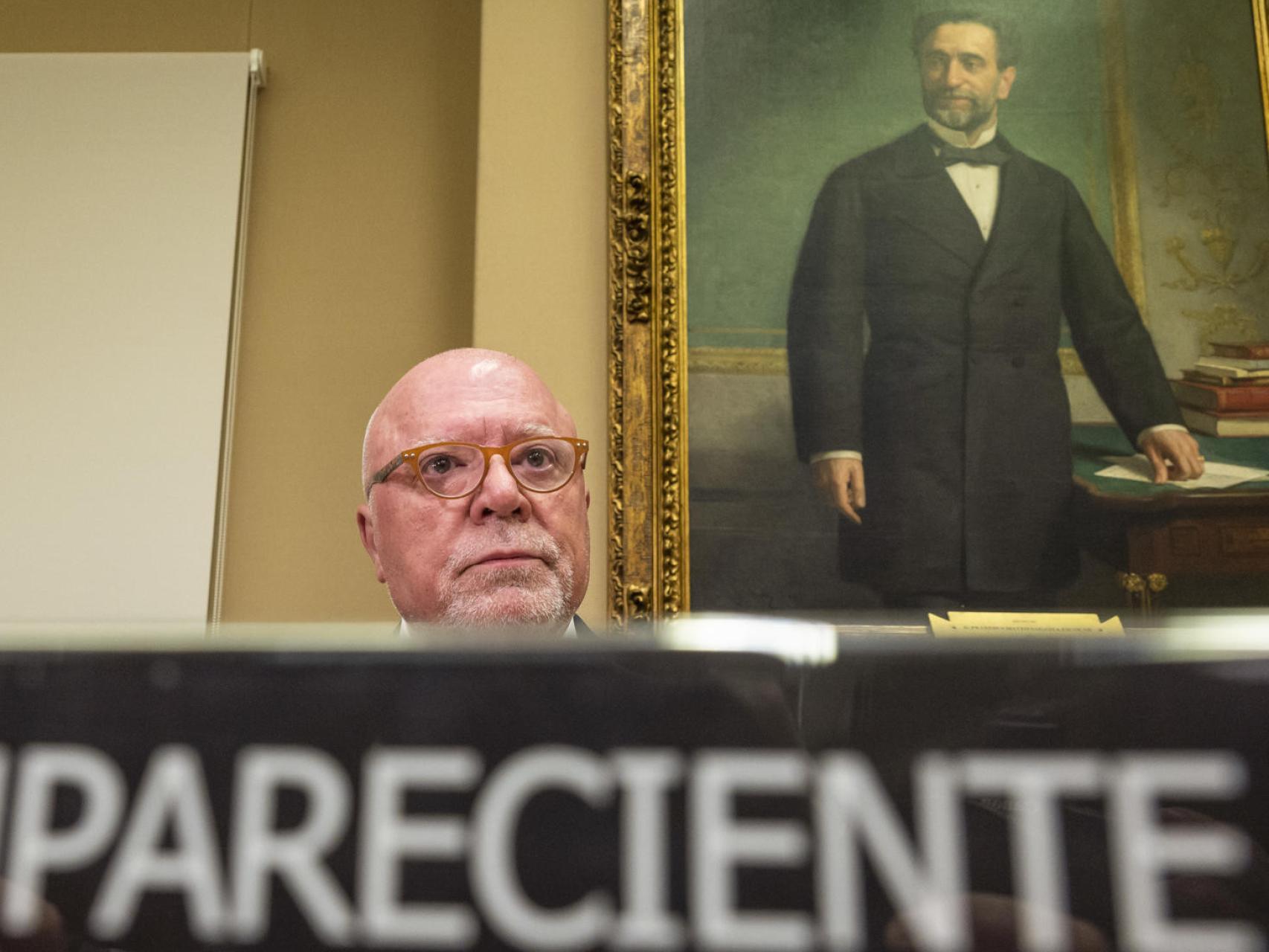 El excomisario José Manuel Villarejo comparece ante la comisión de investigación.