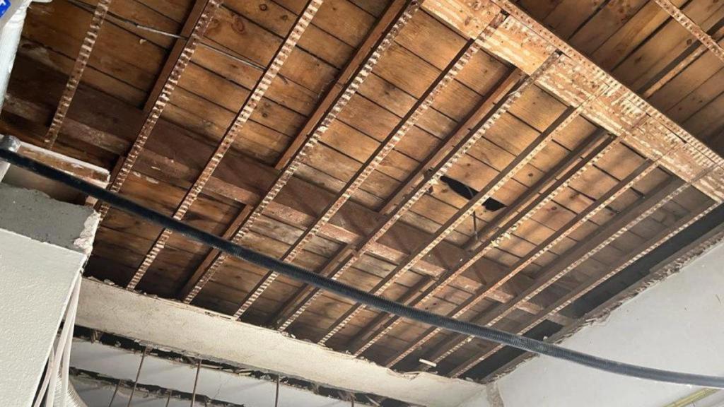 El techo después del accidente en el hospital Gil Casares